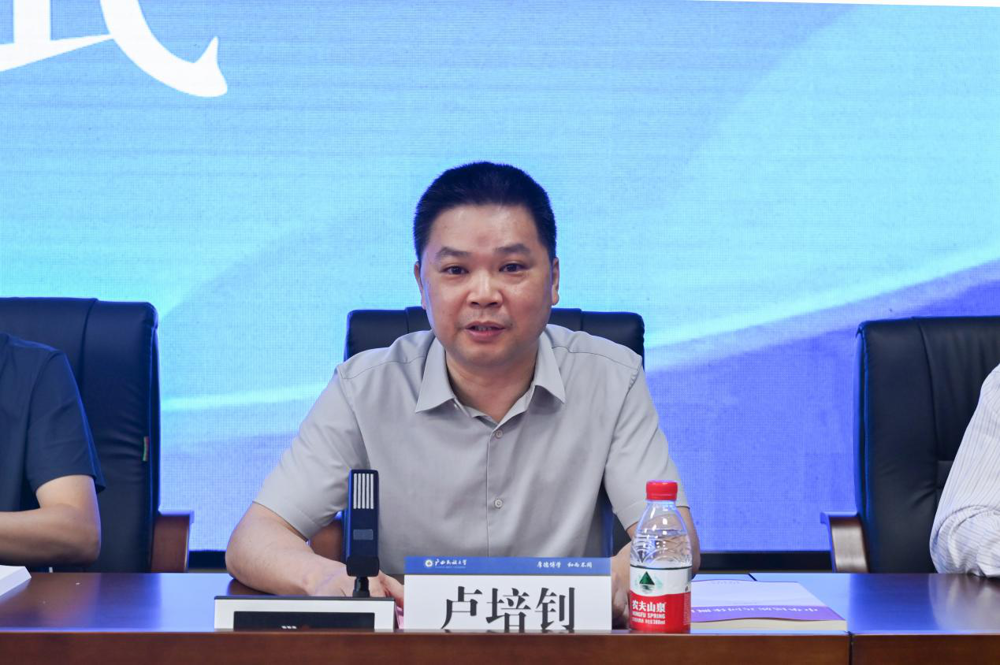 PA视讯官方网站副总经理、总编辑卢培钊致辞